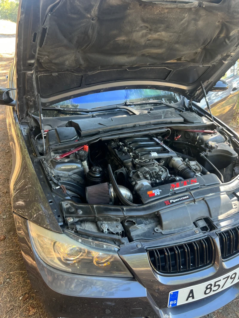 BMW 330, снимка 12 - Автомобили и джипове - 52163761