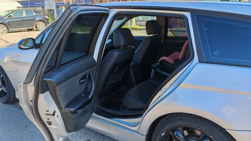 BMW 320, снимка 13 - Автомобили и джипове - 52698597