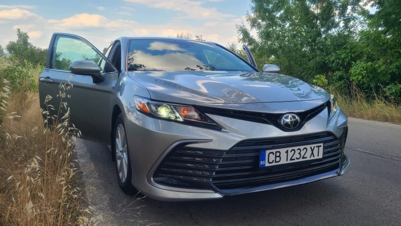 Toyota Camry 2.5 Luxury Edition, 4X4, снимка 2 - Автомобили и джипове - 53122438