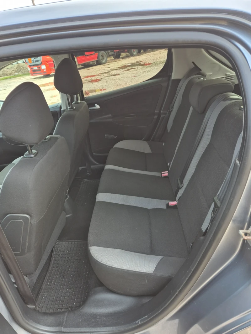 Peugeot 207 1.4i, газова уредба, снимка 11 - Автомобили и джипове - 53473227
