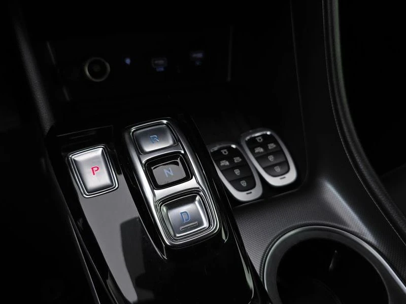 Hyundai Sonata 2.0 Automatic, снимка 11 - Автомобили и джипове - 55658595