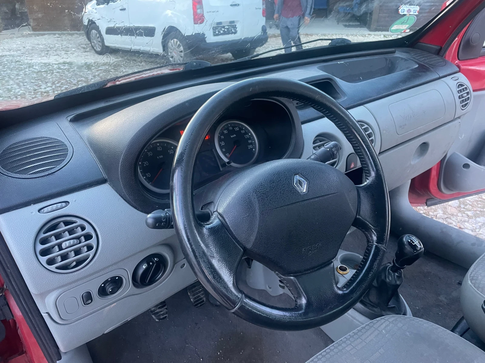 Renault Kangoo 1.6i Facelift - изображение 8