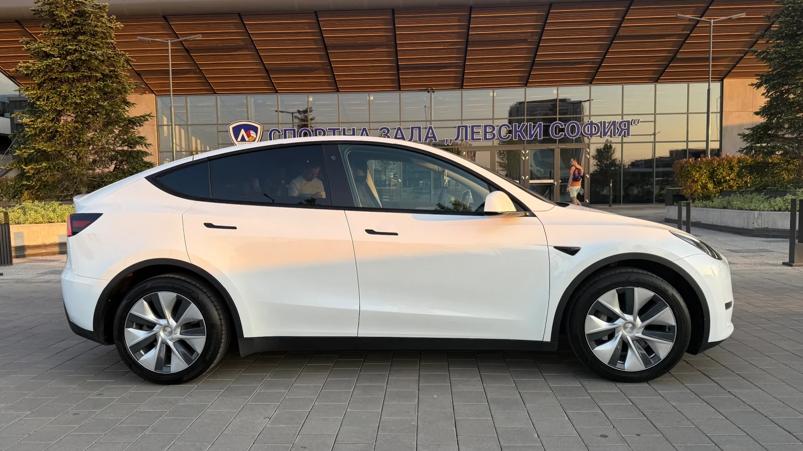 Tesla Model Y Long Range Dual Motor - изображение 2