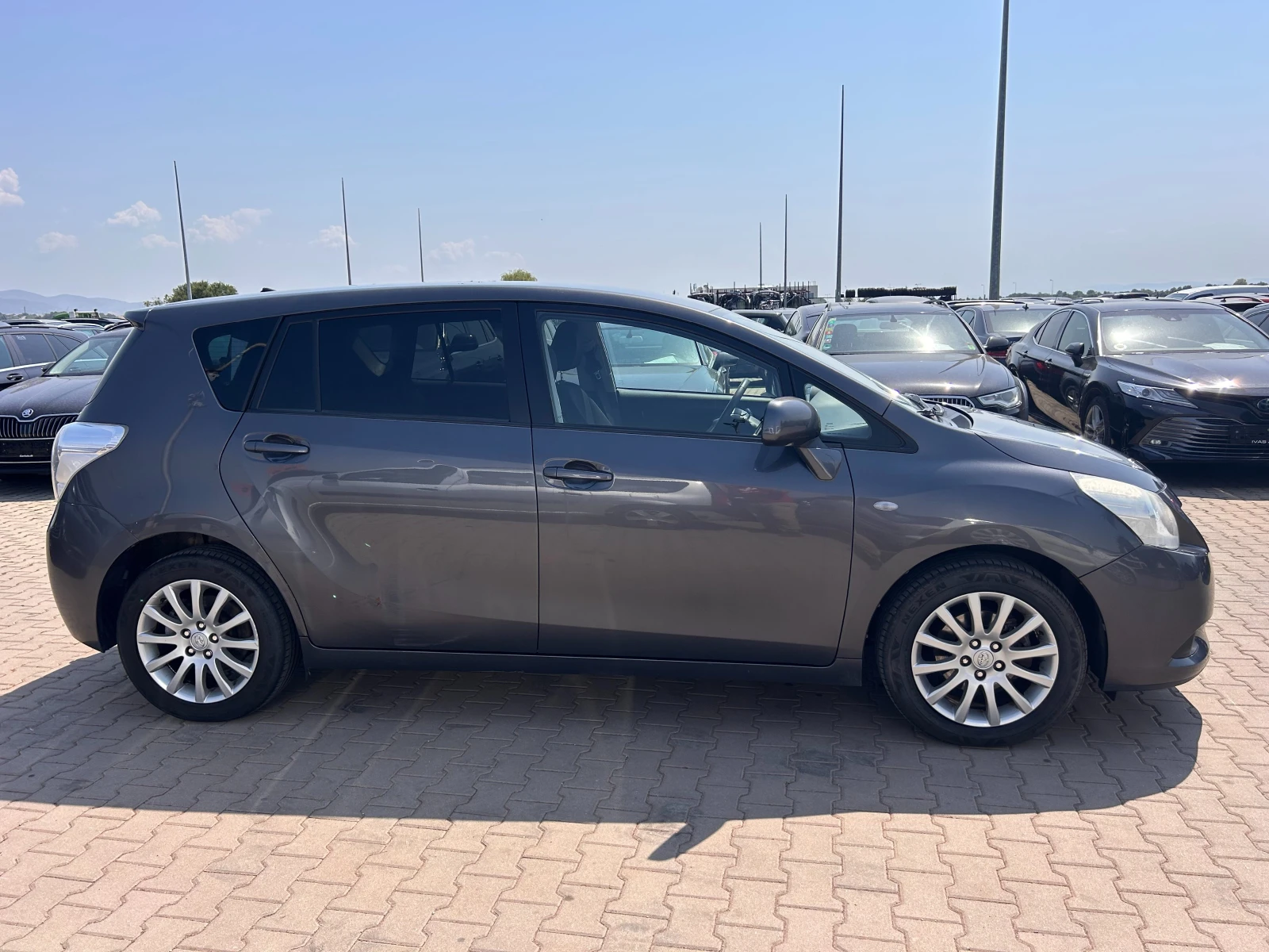 Toyota Verso 2.0D-4D NAVI/KAMERA EURO 5 - изображение 5