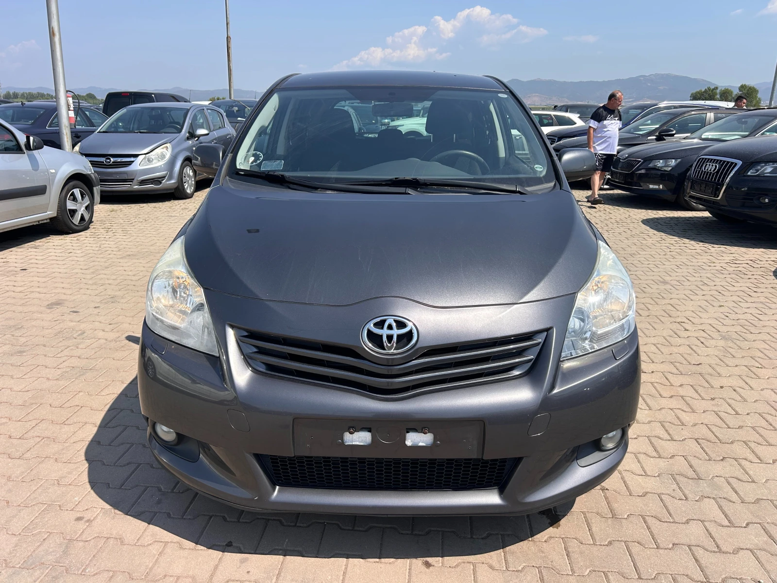 Toyota Verso 2.0D-4D NAVI/KAMERA EURO 5 - изображение 3