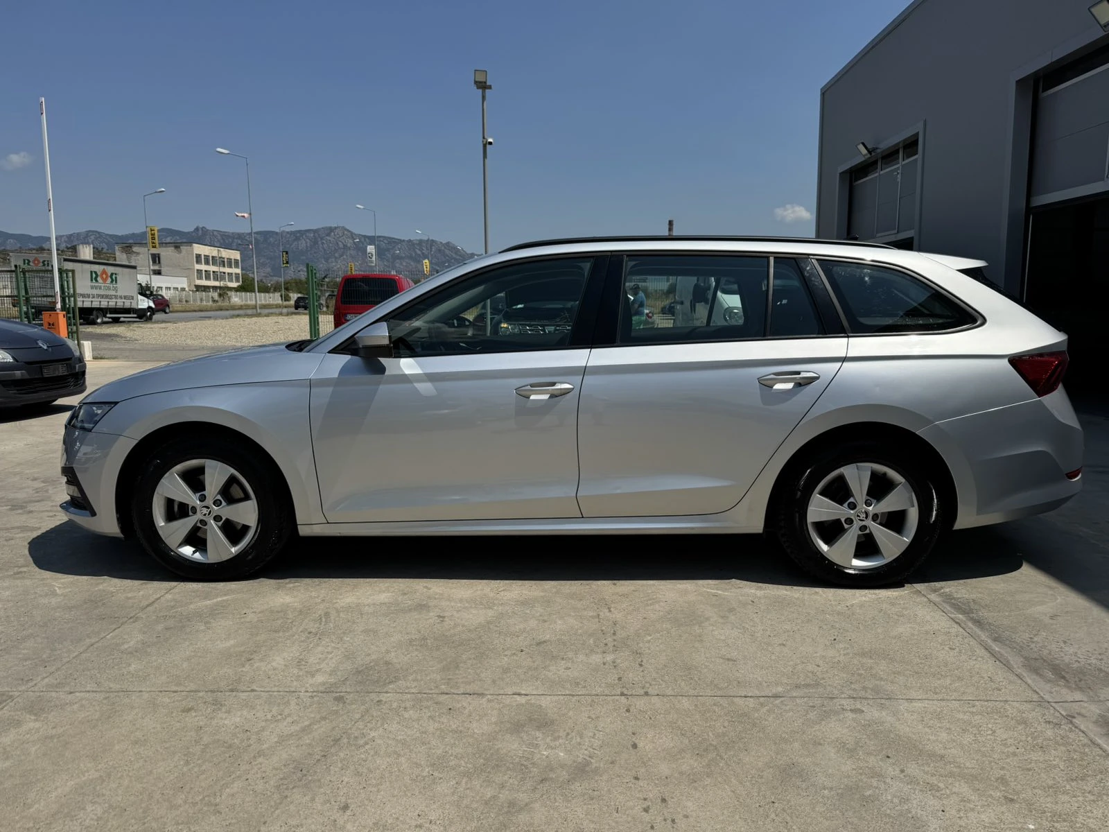 Skoda Octavia 2.0* 116* 6ск* 145хл.км* VIRTUAL* НАВИ* DISTRONIC - изображение 2