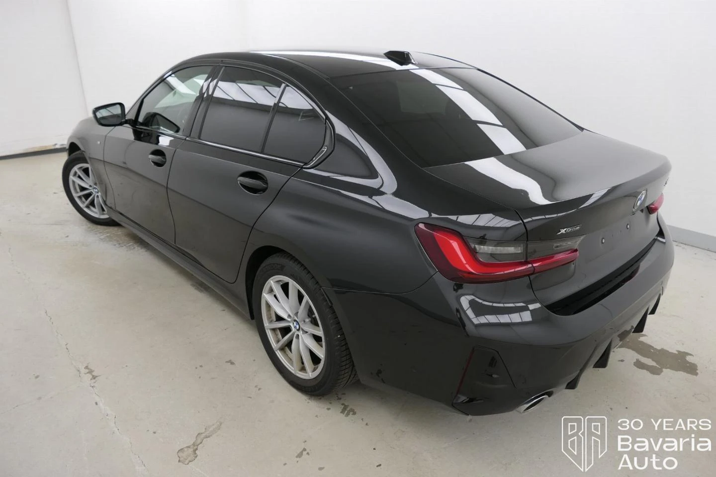 BMW 320 i xDrive M Sport Paket - изображение 2
