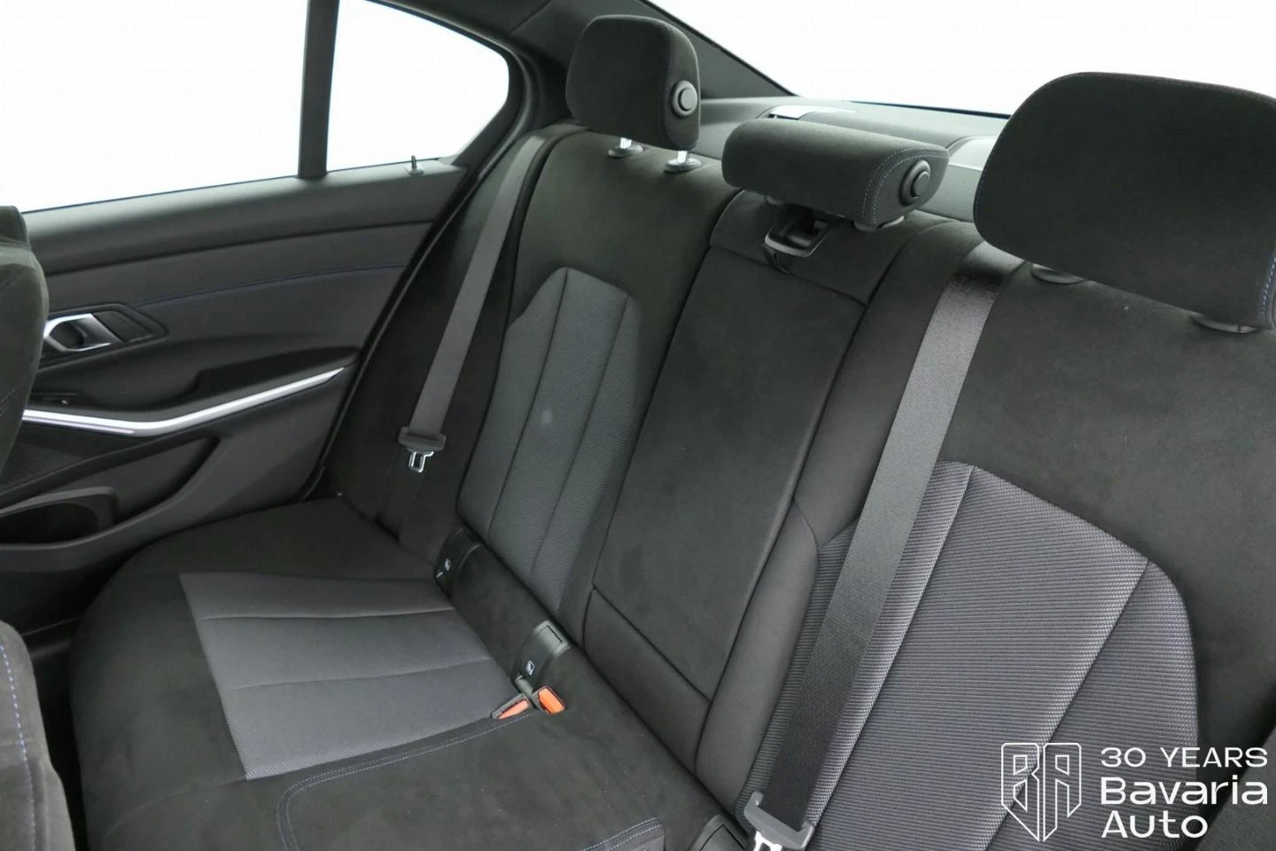 BMW 320 i xDrive M Sport Paket - изображение 8