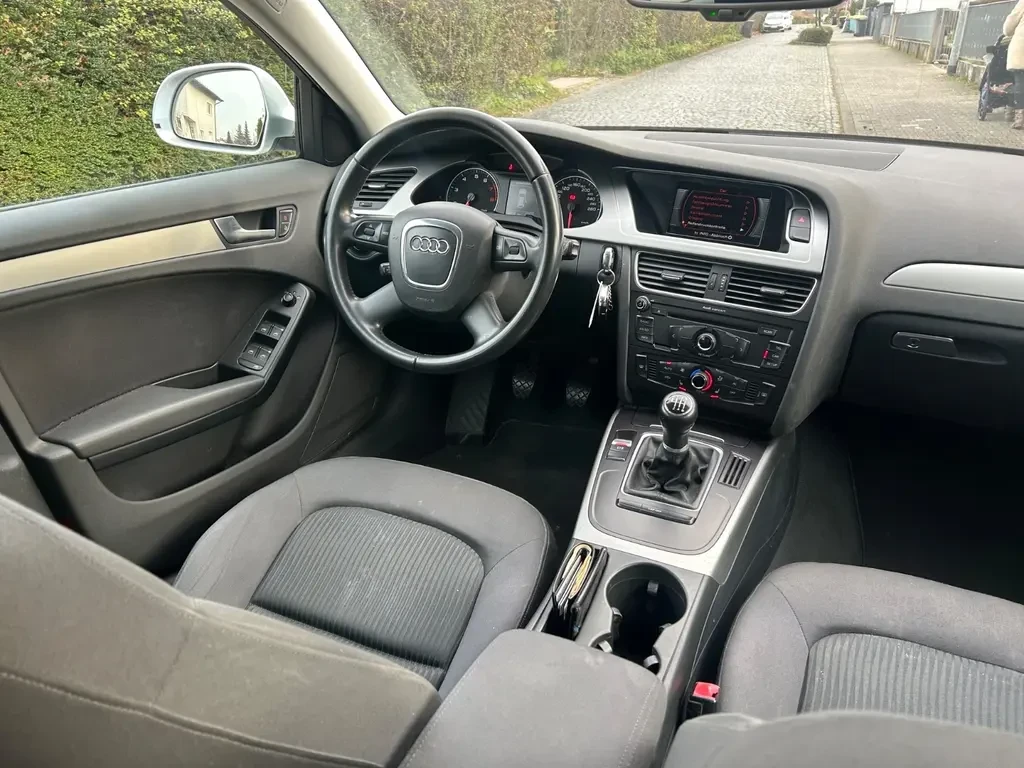 Audi A4 1.8 бензин 160 к.с, Комби, Отлично състояние  - изображение 9