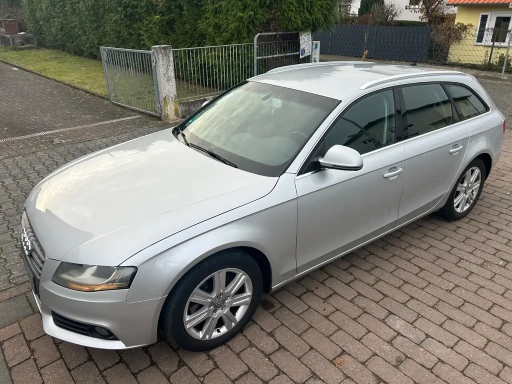 Audi A4 1.8 бензин 160 к.с, Комби, Отлично състояние  - изображение 4