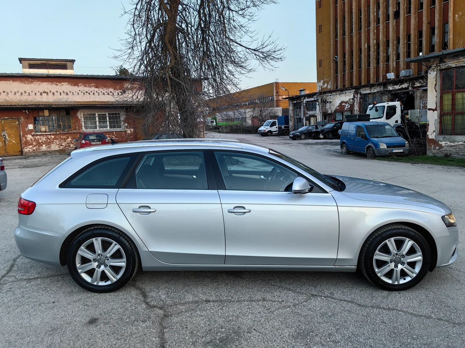 Audi A4 1.8 бензин 160 к.с, Комби, Отлично състояние , снимка 3 - Автомобили и джипове - 52820748