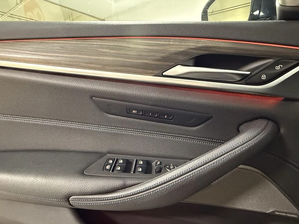 BMW 530 M-Package * CARFAX * АвтоКредит * (ЦЕНА ДО БГ) - изображение 8