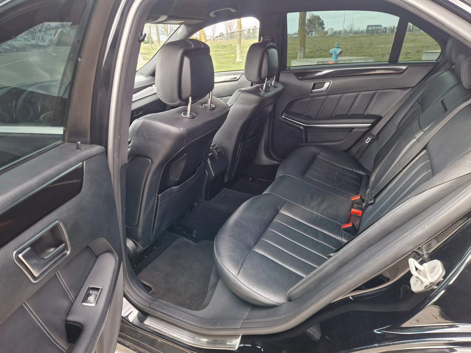 Mercedes-Benz E 350 4matic Full Обдухване Подгрев, снимка 9 - Автомобили и джипове - 53905435