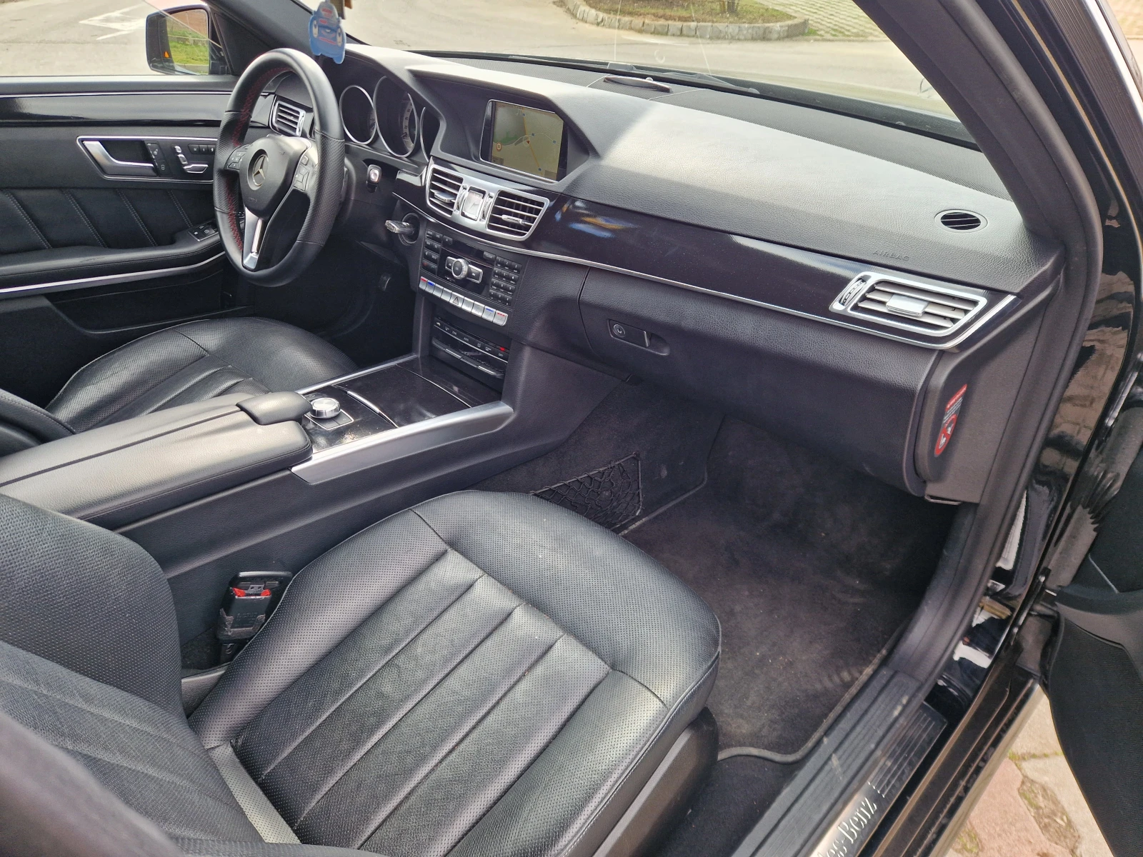 Mercedes-Benz E 350 4matic Full Обдухване Подгрев, снимка 11 - Автомобили и джипове - 53905435