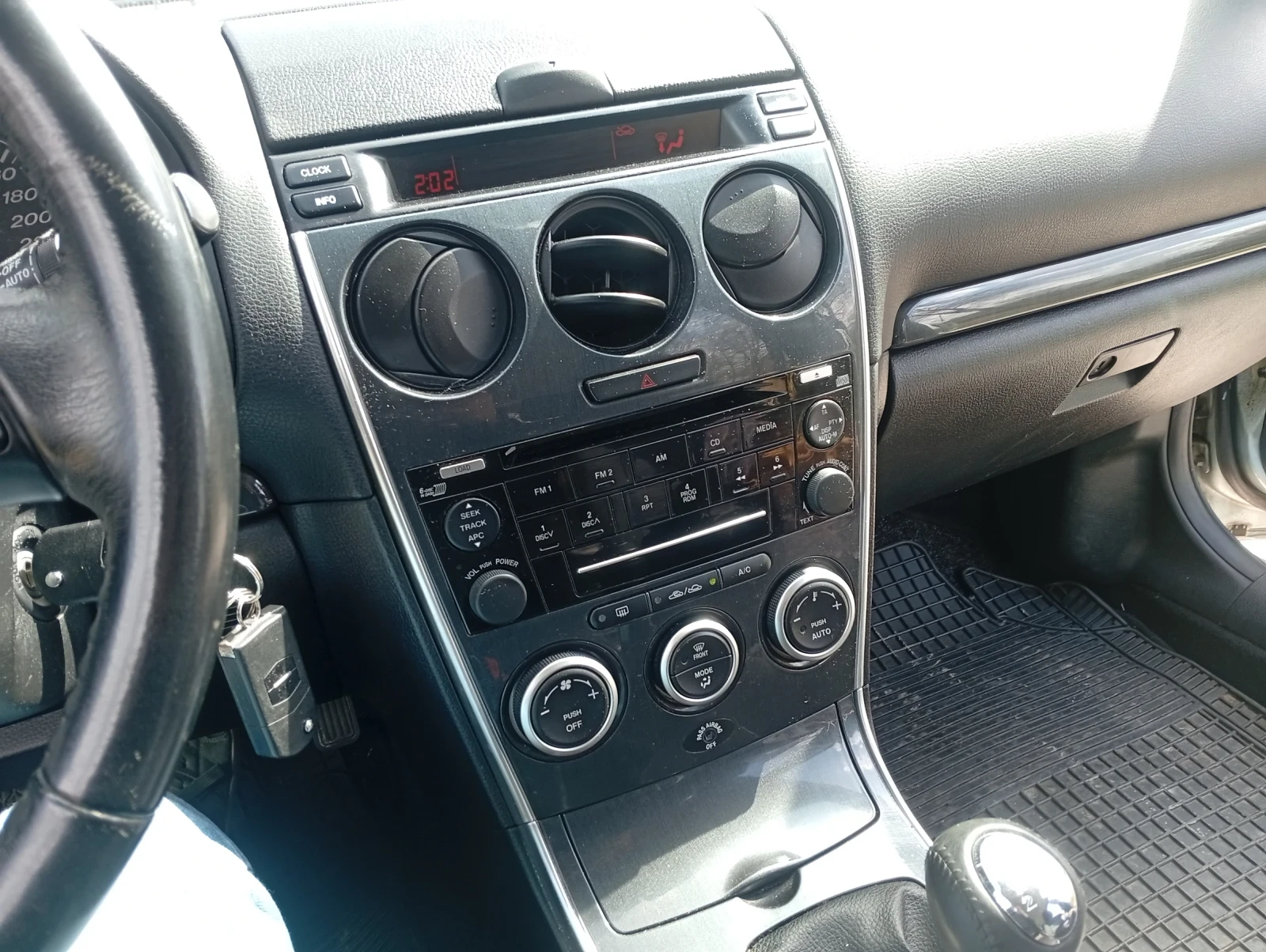 Mazda 6 1.8 Facelift , снимка 9 - Автомобили и джипове - 54015726