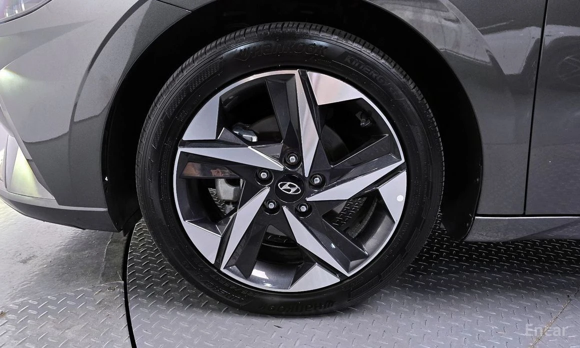 Hyundai Elantra, снимка 5 - Автомобили и джипове - 54076666