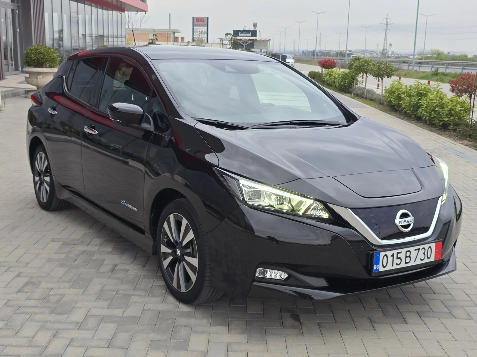 Nissan Leaf  40000Km/40kw/TEKNA/FULL-Service, снимка 3 - Автомобили и джипове - 54220753
