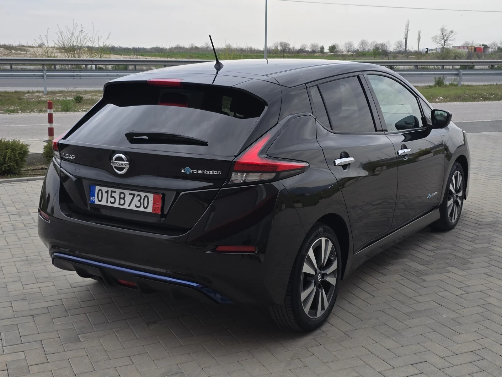 Nissan Leaf  40000Km/40kw/TEKNA/FULL-Service, снимка 5 - Автомобили и джипове - 54220753