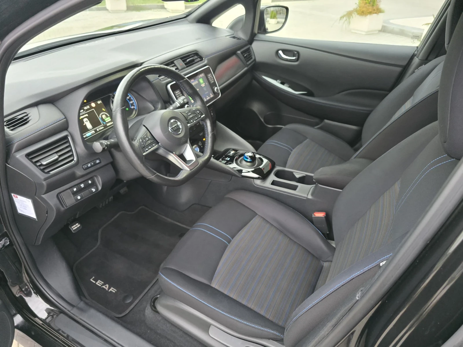 Nissan Leaf  40000Km/40kw/TEKNA/FULL-Service, снимка 8 - Автомобили и джипове - 54220753