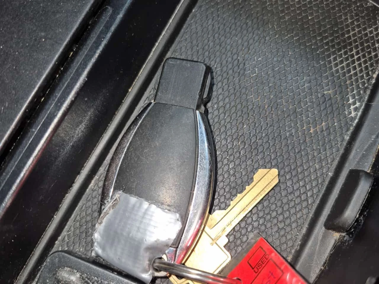 Mercedes-Benz C 300 ПОДГРЕВИ * ШИБИДАХ * KEYLESS * CARFAX * , снимка 8 - Автомобили и джипове - 54231546