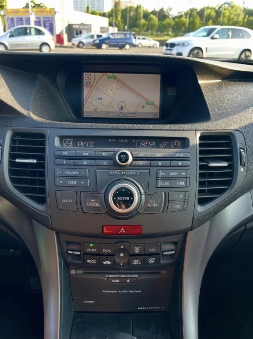 Honda Accord 2.2 i-DTEC, снимка 7 - Автомобили и джипове - 54297277