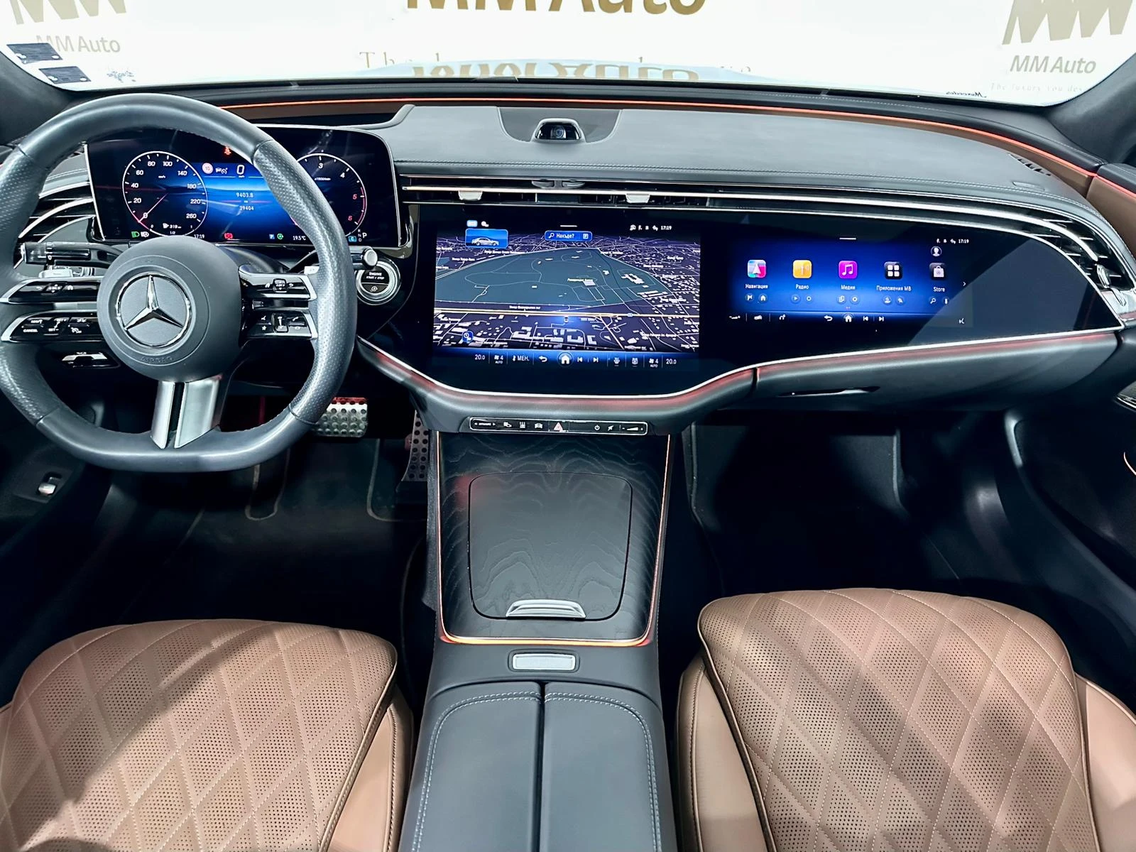 Mercedes-Benz E 450 d 4Matic* AMG* Exclusive* Burm* Superscreen* Full, снимка 9 - Автомобили и джипове - 54376359