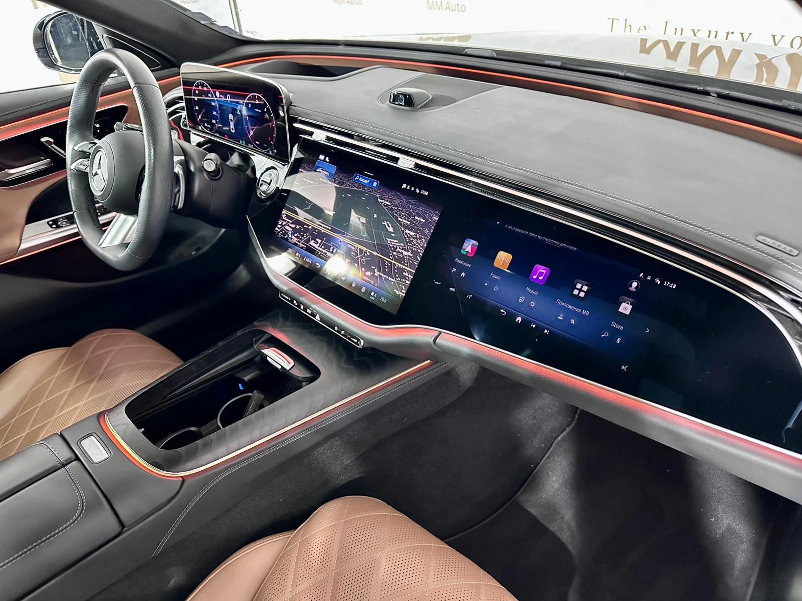 Mercedes-Benz E 450 d 4Matic* AMG* Exclusive* Burm* Superscreen* Full, снимка 11 - Автомобили и джипове - 54376359