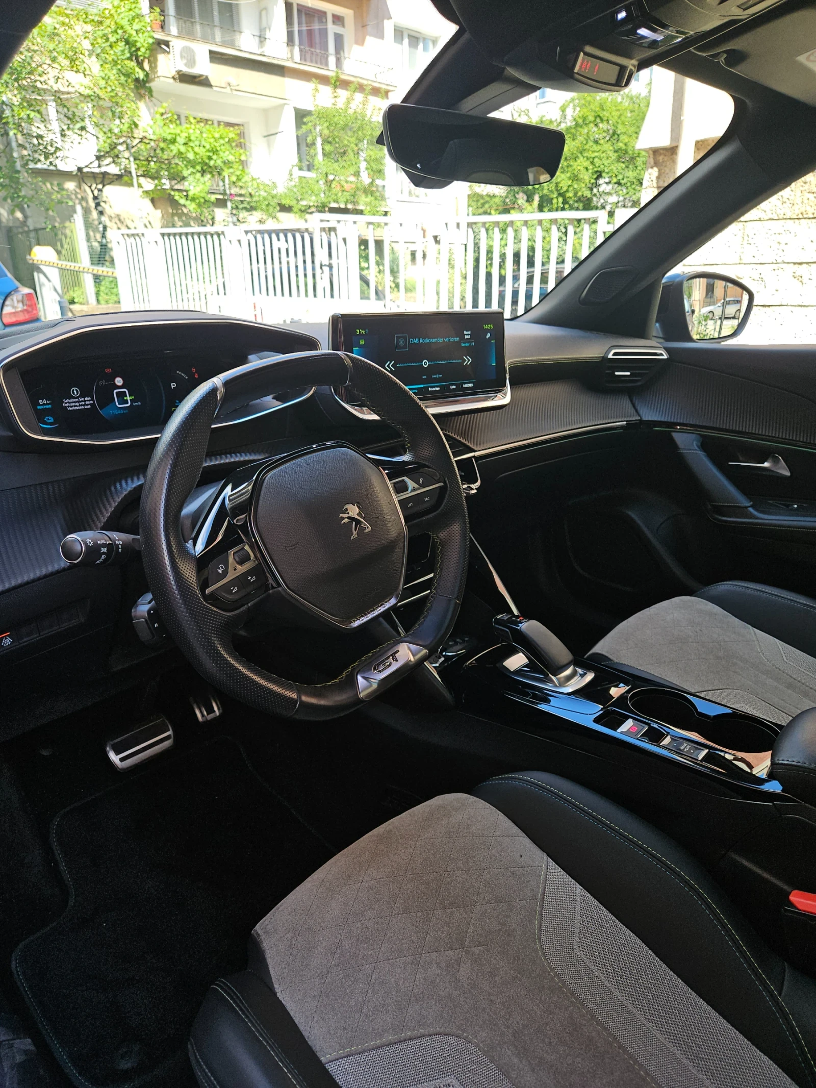 Peugeot 2008 GT 2008e 54kW 2022 Swiss , снимка 6 - Автомобили и джипове - 54859702
