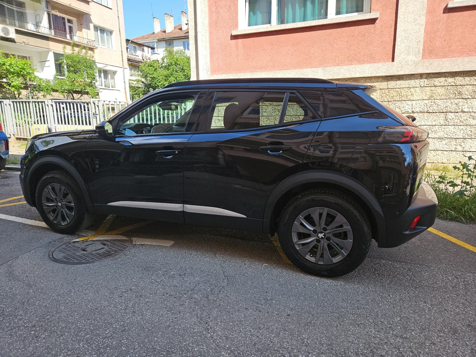 Peugeot 2008 GT 2008e 54kW 2022 Swiss , снимка 12 - Автомобили и джипове - 54859702