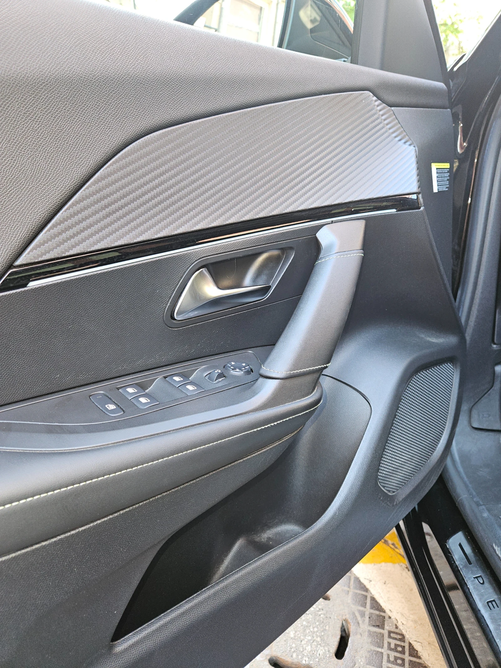Peugeot 2008 GT 2008e 54kW 2022 Swiss , снимка 5 - Автомобили и джипове - 54859702