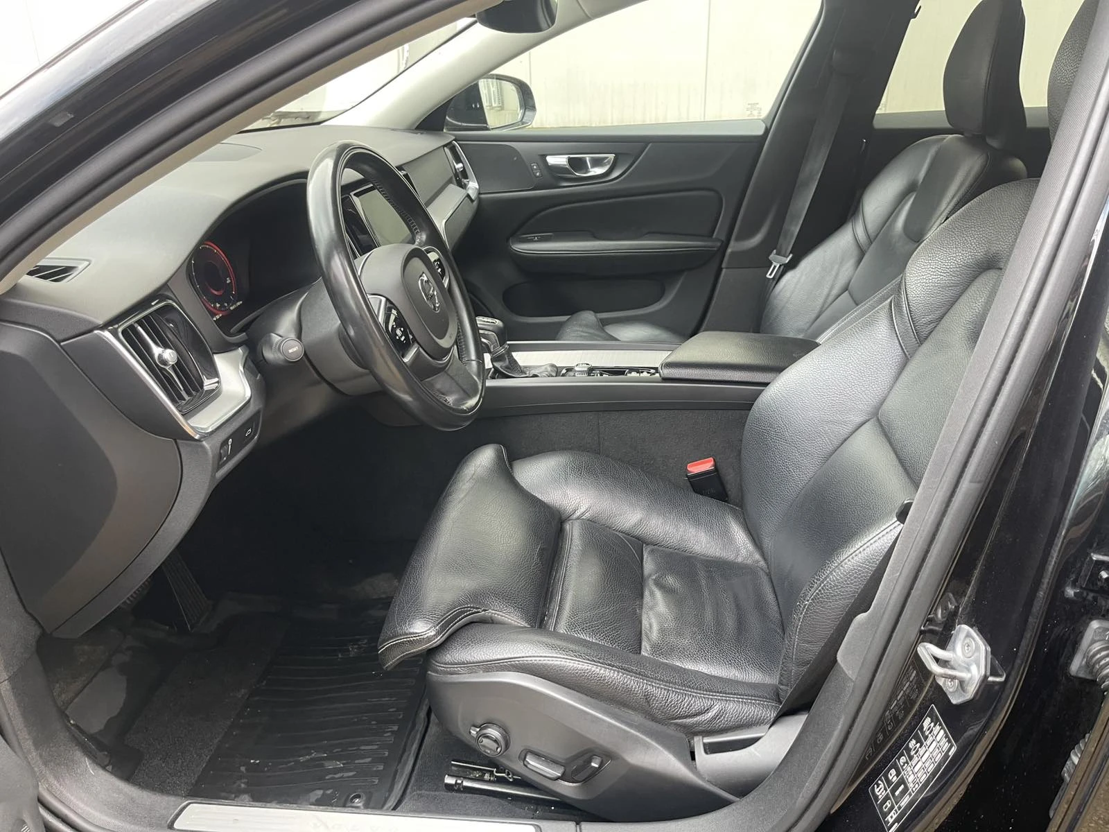 Volvo V60 2.0 , снимка 6 - Автомобили и джипове - 55327676