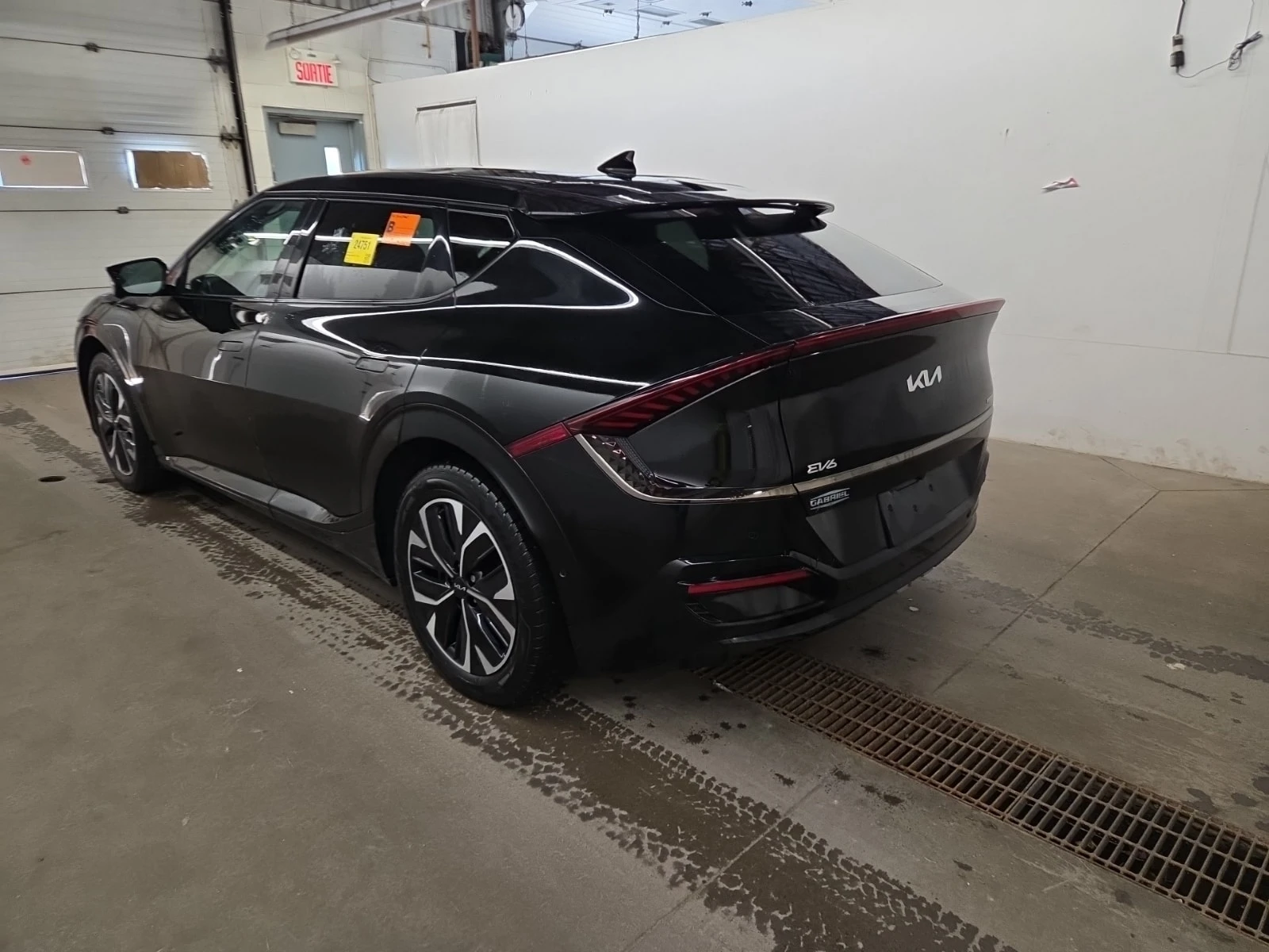 Kia EV6 * 4D UTILITY AWD | LAND GT LINE * CARFAX * , снимка 4 - Автомобили и джипове - 55914485