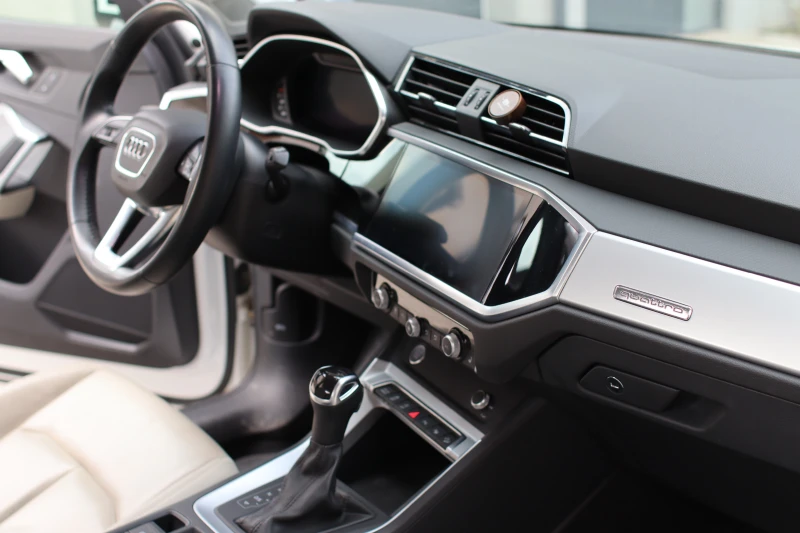 Audi Q3 40TFSI 2.0, снимка 9 - Автомобили и джипове - 52427190