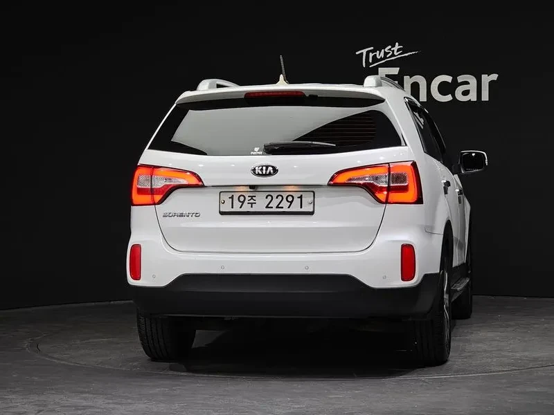 Kia Sorento 2.0 2Wd Tlx Special, снимка 4 - Автомобили и джипове - 56718630
