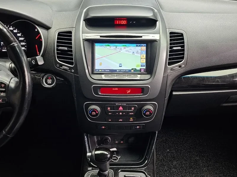 Kia Sorento 2.0 2Wd Tlx Special, снимка 16 - Автомобили и джипове - 56718630