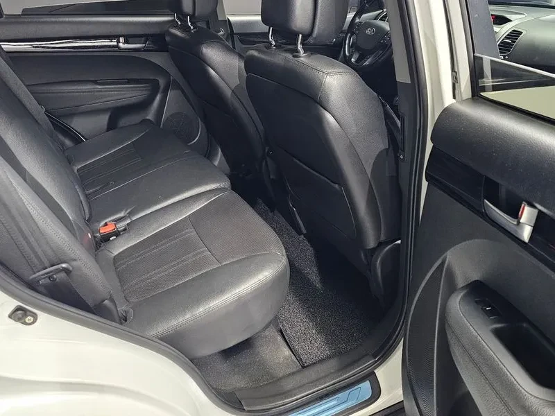 Kia Sorento 2.0 2Wd Tlx Special, снимка 11 - Автомобили и джипове - 56718630