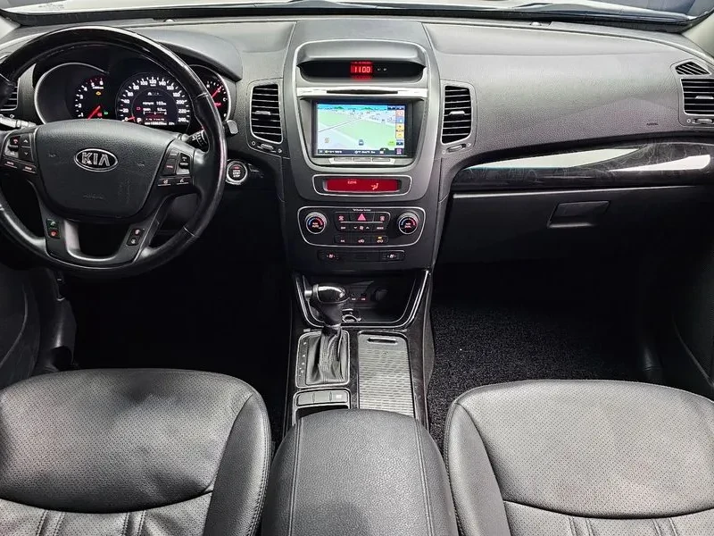 Kia Sorento 2.0 2Wd Tlx Special, снимка 7 - Автомобили и джипове - 56718630