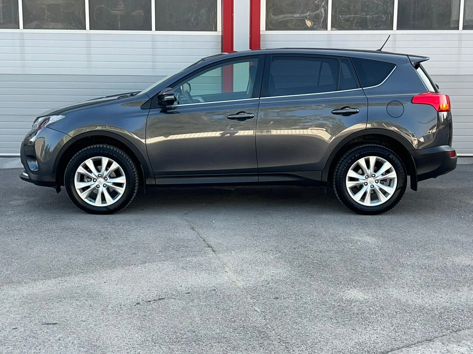 Toyota Rav4 2.2D-4D 4WD NAVI KАMERA 6-CКОРОСТИ EVRO 5B  - изображение 6