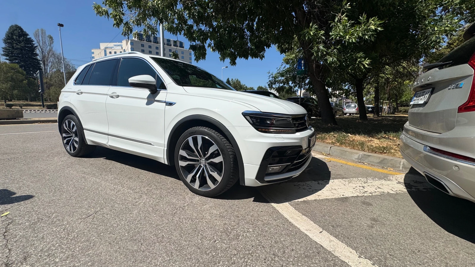 VW Tiguan R LINE 4MOTION  - изображение 7