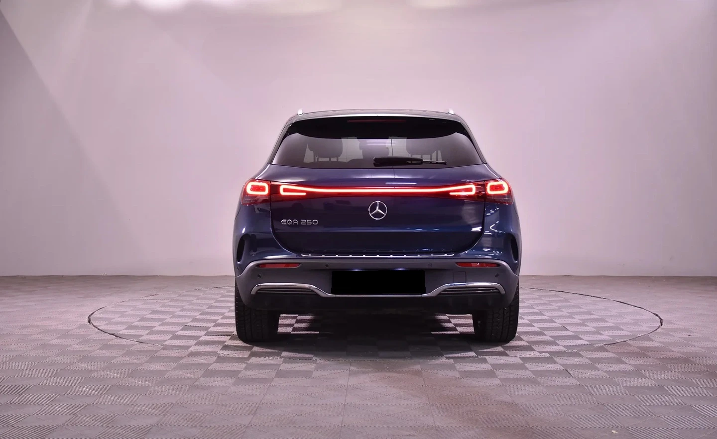 Mercedes-Benz EQA 250 - изображение 4