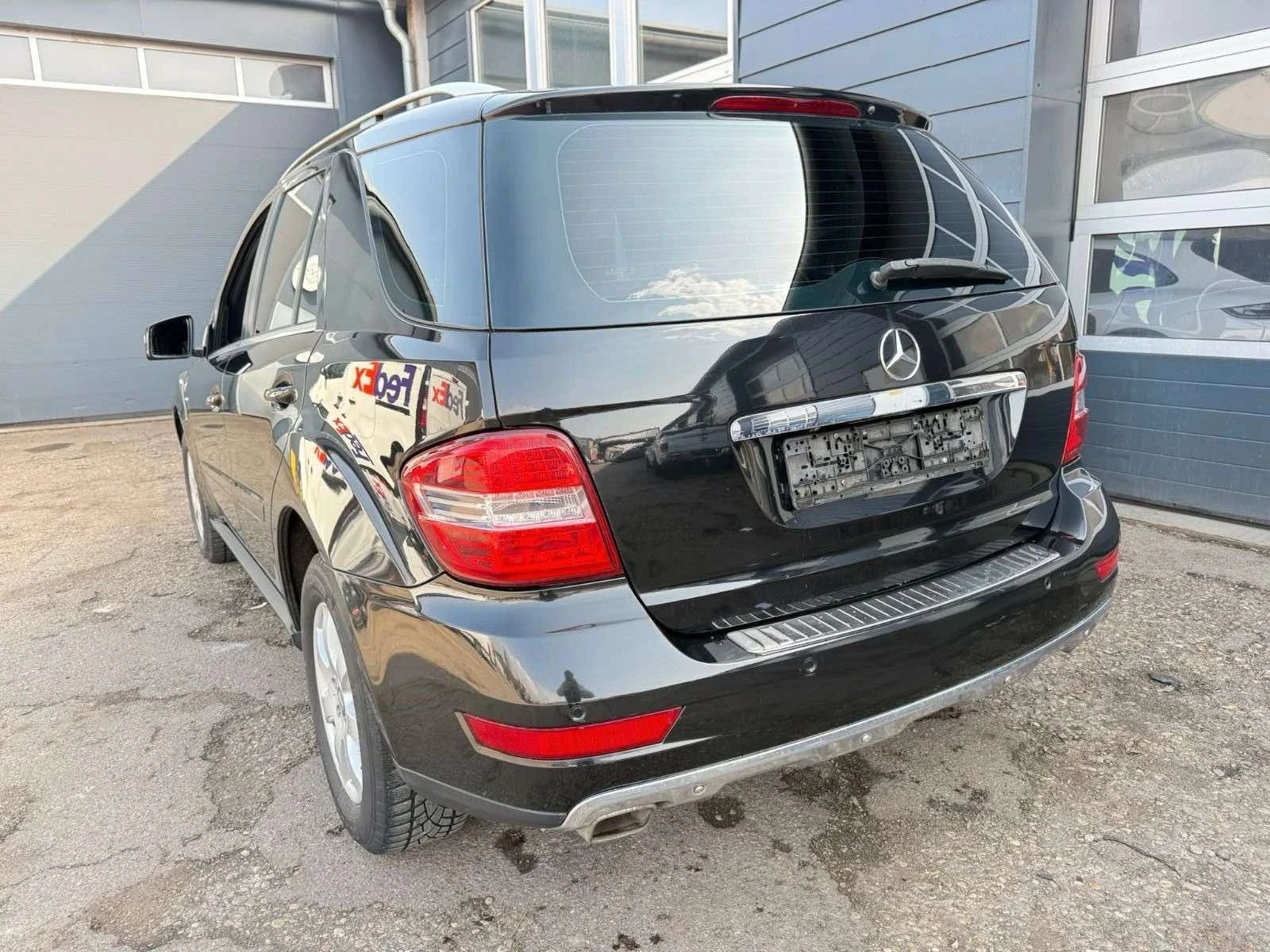 Mercedes-Benz ML 300 3.0 CDI 4 MATIC OFF ROUD paket, снимка 5 - Автомобили и джипове - 54032018