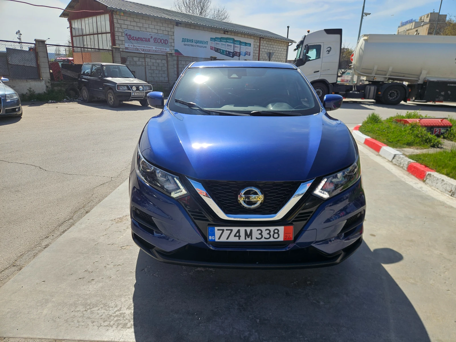 Nissan Qashqai 2.0  4x4, снимка 7 - Автомобили и джипове - 54217589