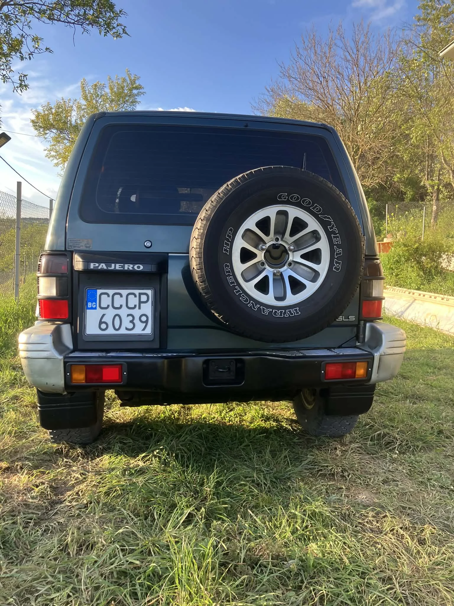 Mitsubishi Pajero 2, 5 super select, снимка 2 - Автомобили и джипове - 54295973