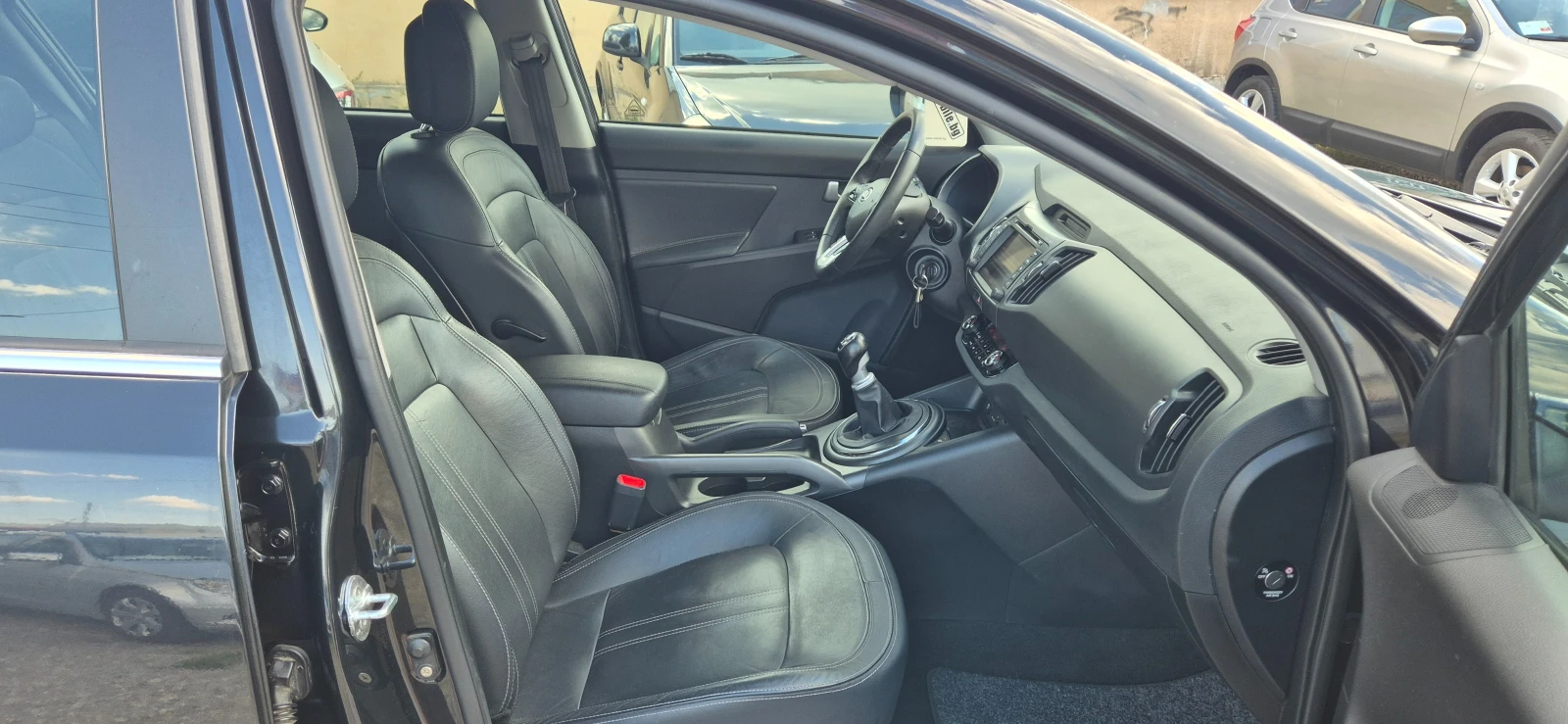 Kia Sportage 2.0CRDI 92000км, снимка 15 - Автомобили и джипове - 54682344