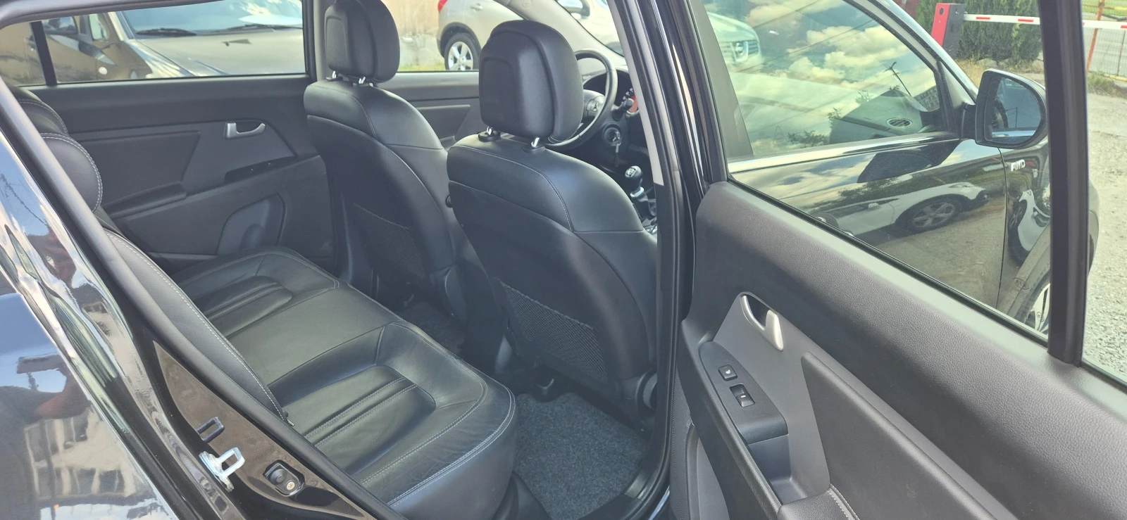 Kia Sportage 2.0CRDI 92000км, снимка 14 - Автомобили и джипове - 54682344