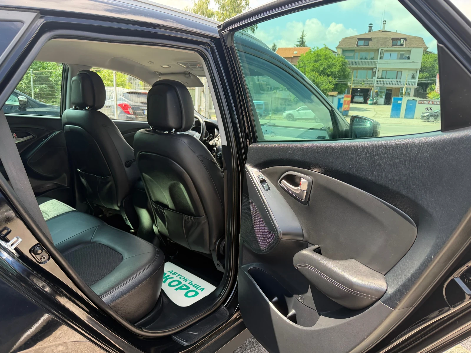 Hyundai IX35 2.0 CRDI, 4x4, КОЖА, ПОДГРЕВ, снимка 10 - Автомобили и джипове - 54788513