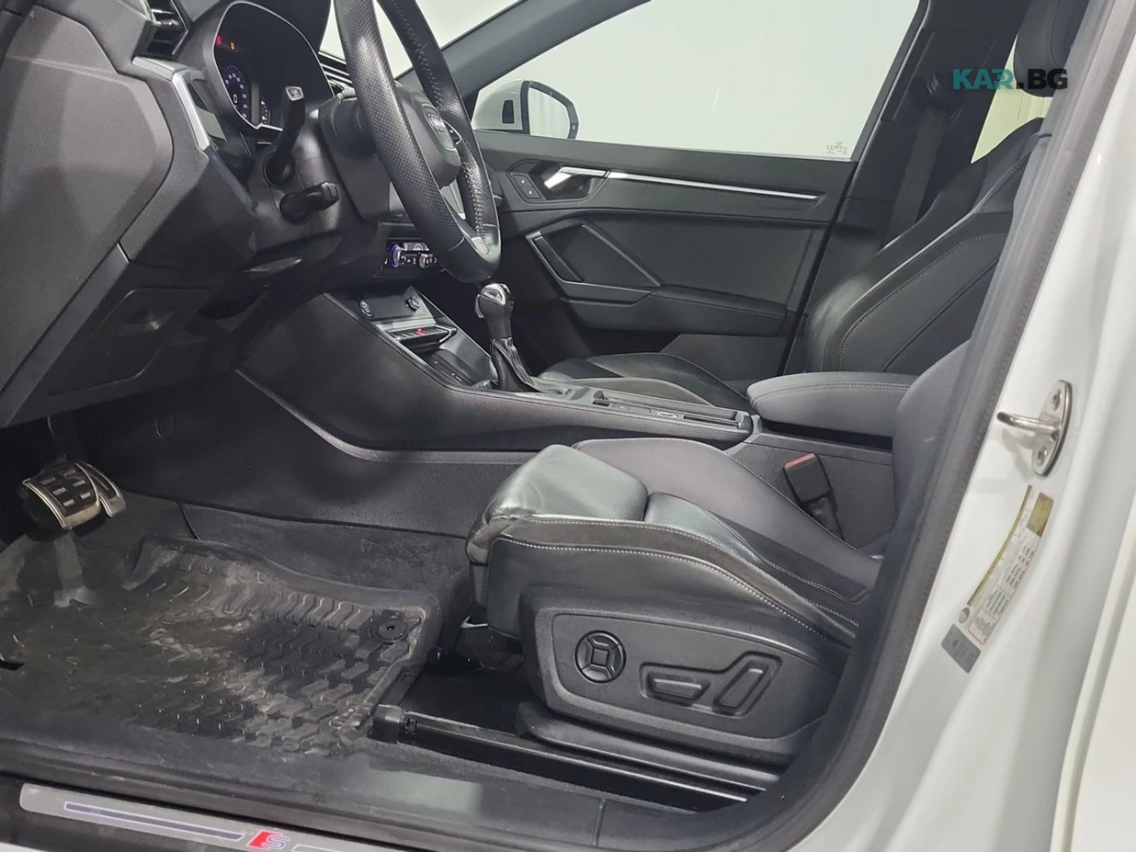 Audi Q3 quattro S-line Premium Plus АвтоКреди ЦЕНА ДО БГ, снимка 8 - Автомобили и джипове - 54880063