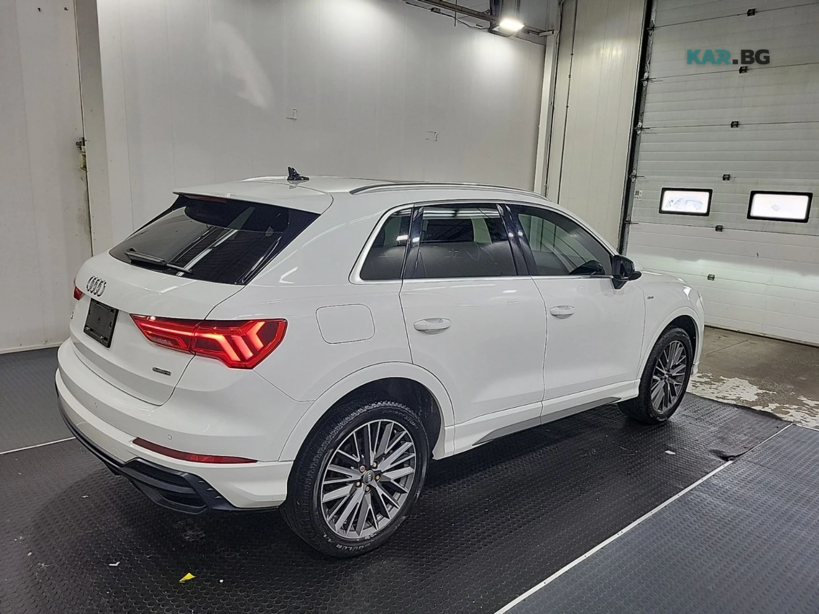 Audi Q3 quattro S-line Premium Plus АвтоКреди ЦЕНА ДО БГ, снимка 4 - Автомобили и джипове - 54880063