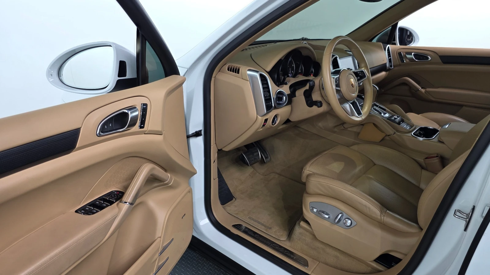 Porsche Cayenne 3.0 V6 Turbo Diesel, снимка 9 - Автомобили и джипове - 55474912