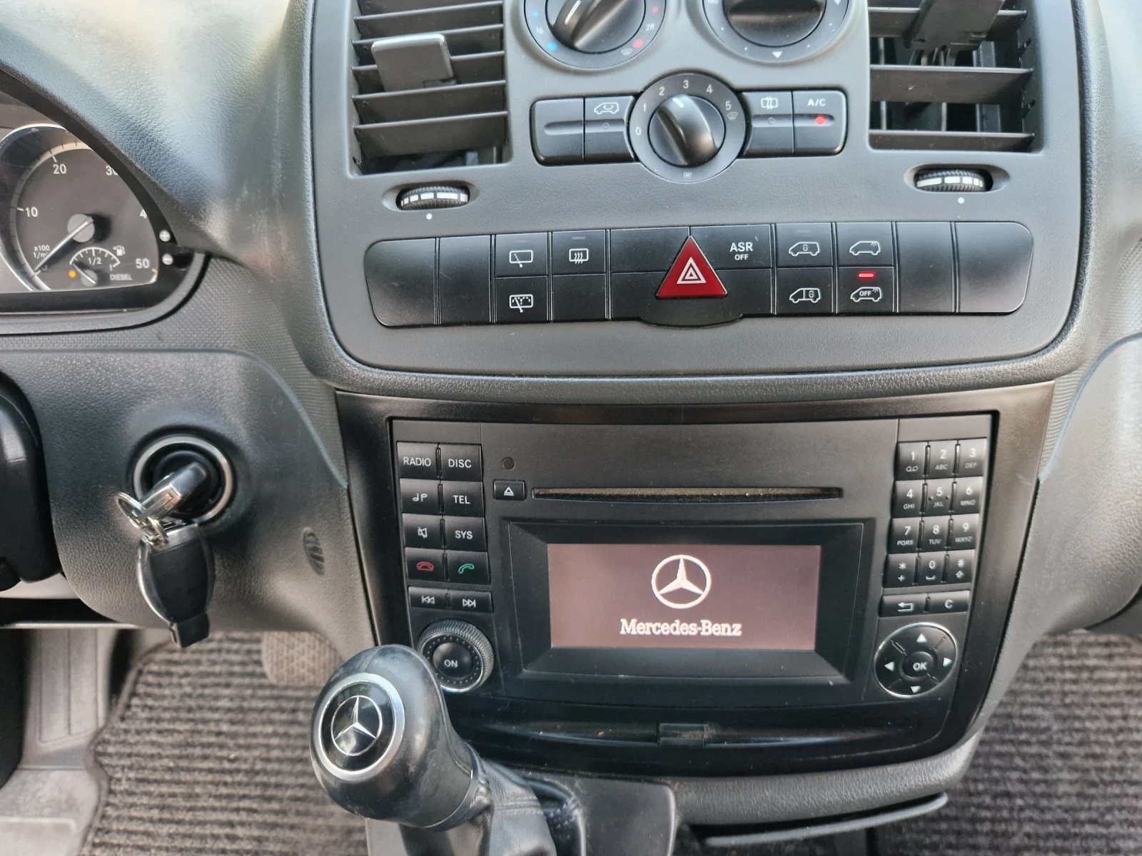 Mercedes-Benz Vito 2.2 CDI, снимка 12 - Бусове и автобуси - 55504558